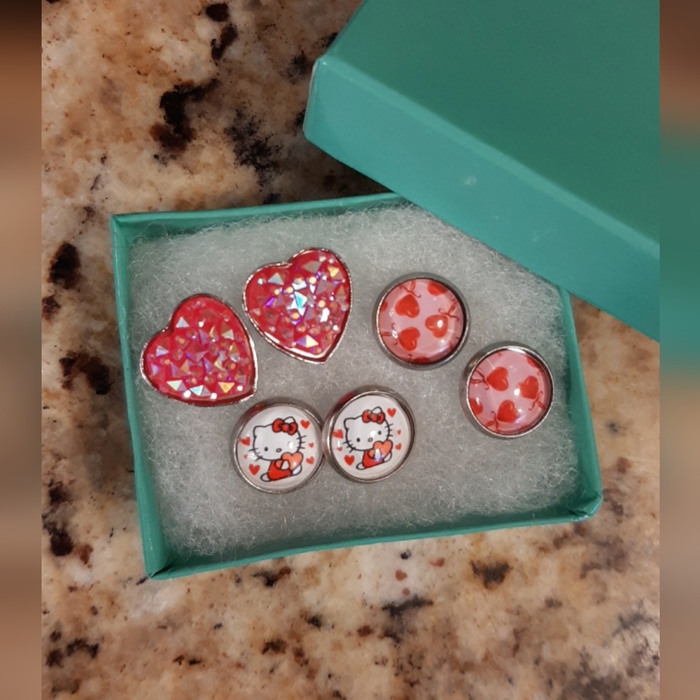 Hello Kitty Heart Earrings Bundle